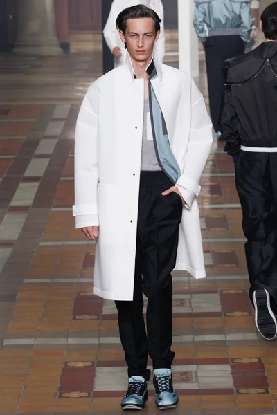 Look 30